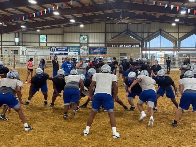 Crockett Bulldogs Football practice marches on, even when the sky's throwing a light show! A huge shoutout to Heath Murff for letting our Bulldogs dodge the storm in the cozy confines of the Porth Ag Arena. Safety first, touchdowns second!