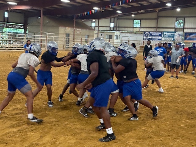 Crockett Bulldogs Football practice marches on, even when the sky's throwing a light show! A huge shoutout to Heath Murff for letting our Bulldogs dodge the storm in the cozy confines of the Porth Ag Arena. Safety first, touchdowns second!