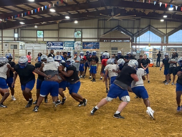 Crockett Bulldogs Football practice marches on, even when the sky's throwing a light show! A huge shoutout to Heath Murff for letting our Bulldogs dodge the storm in the cozy confines of the Porth Ag Arena. Safety first, touchdowns second!