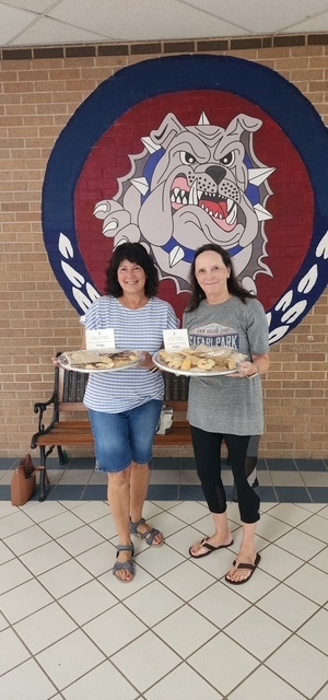 Thank you to The United Methodist Church for bringing cookies to Crockett ISD to welcome us back to school.