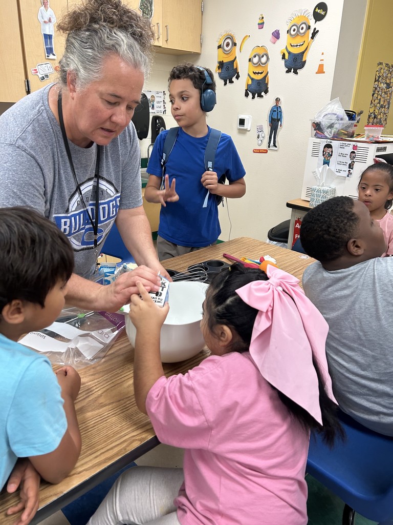 Crockett Elementary's Mrs. Mulnix's students participated in a cooking class.