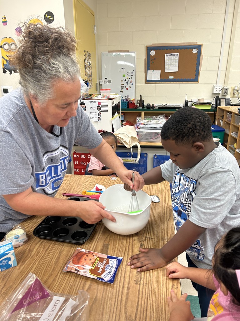 Crockett Elementary's Mrs. Mulnix's students participated in a cooking class.