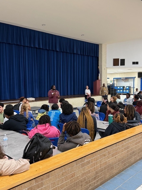 🎓 Big thanks to Texas A&M for stopping by Crockett High School! Seniors got the scoop on the Century Scholarship and exciting college opportunities. 