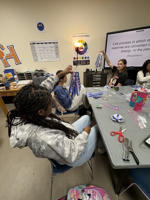 🎉🌼 Spirit meets creativity at Crockett High! Our talented Floral Design students crafted stunning homecoming mums for their classmates—each one bursting with pride, personality, and Panther flair. From shimmering ribbons to personalized charms, these mums made homecoming unforgettable.