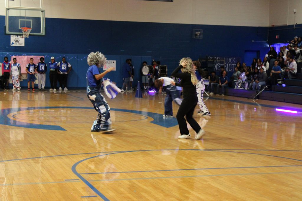 🎉 What a fantastic finale to Homecoming Week — the Alumni Pep Rally brought the energy and the memories! 💙🐾 Go Bulldogs! #HomecomingWeek #BulldogPride