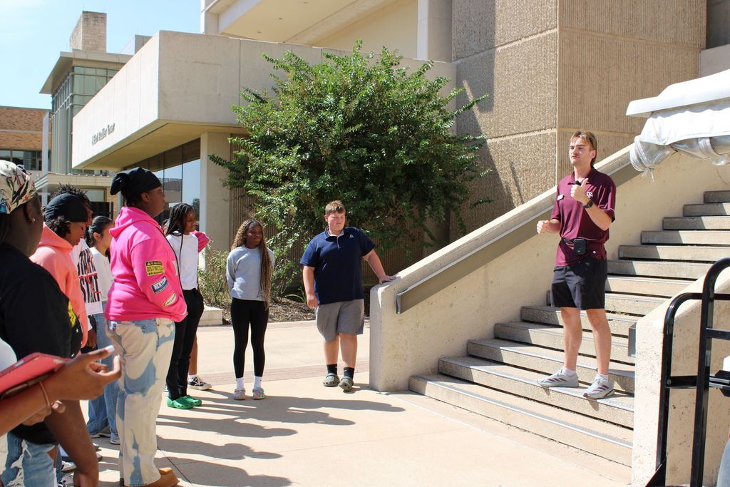 Crockett High School Juniors and Seniors went on a College Tour to Texas A & M University.