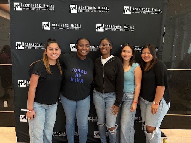 🎉✨ Over the weekend, Crockett High School Cosmetology students hit the road for an exciting field trip to the Armstrong McCall Hair Show 2025 in Galveston! 💇♀️💅  They soaked up tons of fresh industry knowledge, got inspired by the latest trends, and came back buzzing with energy and ideas. What a fabulous way to fuel their passion and creativity! 🌟🧠
