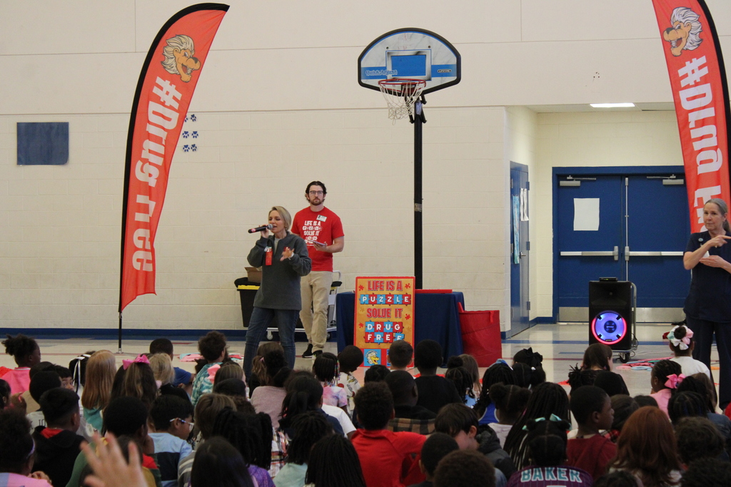 ADAC at Elementary for Red Ribbon Rally