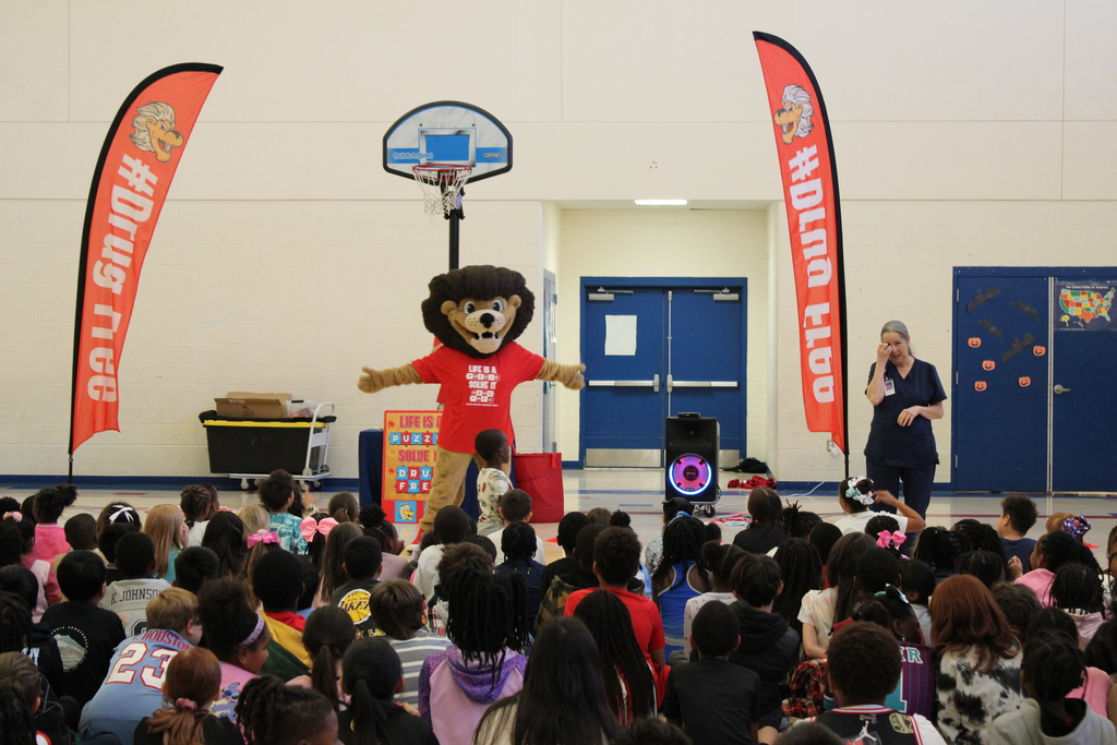 ADAC at Elementary for Red Ribbon Rally