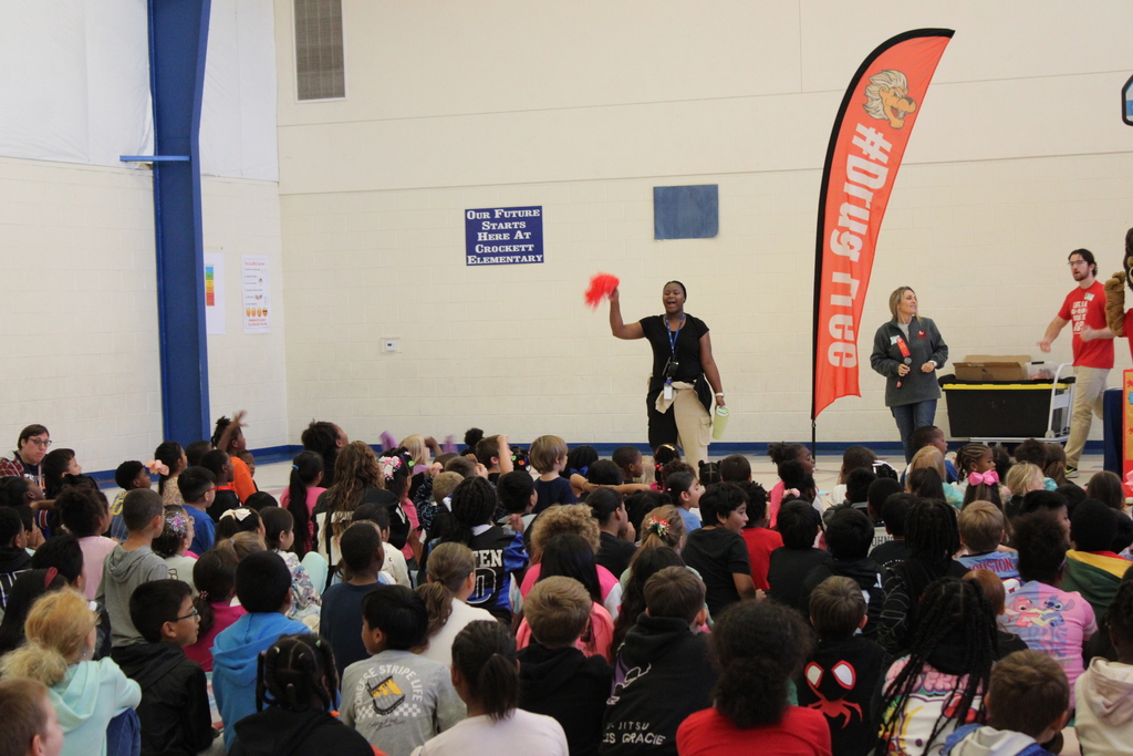 ADAC at Elementary for Red Ribbon Rally