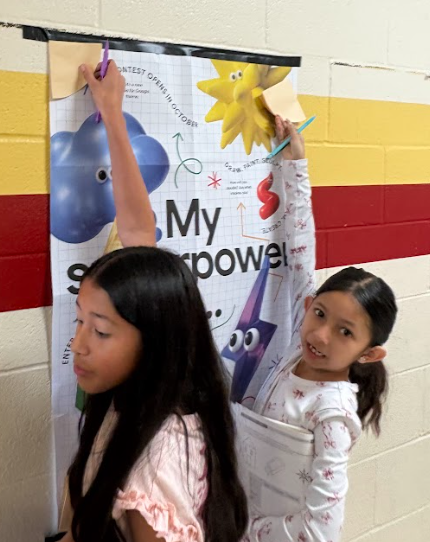 🧠📐 Learning in Action at Crockett Elementary!  Ms. Zunker's 4th grade class took their geometry lesson beyond the classroom walls this week! After learning all about right angles, each student became a real-world angle detective, exploring the school to spot examples of right angles in everyday places. From door frames to bookshelves, corners of posters to classroom furniture, these young mathematicians proved that math is everywhere — if you know how to look for it!