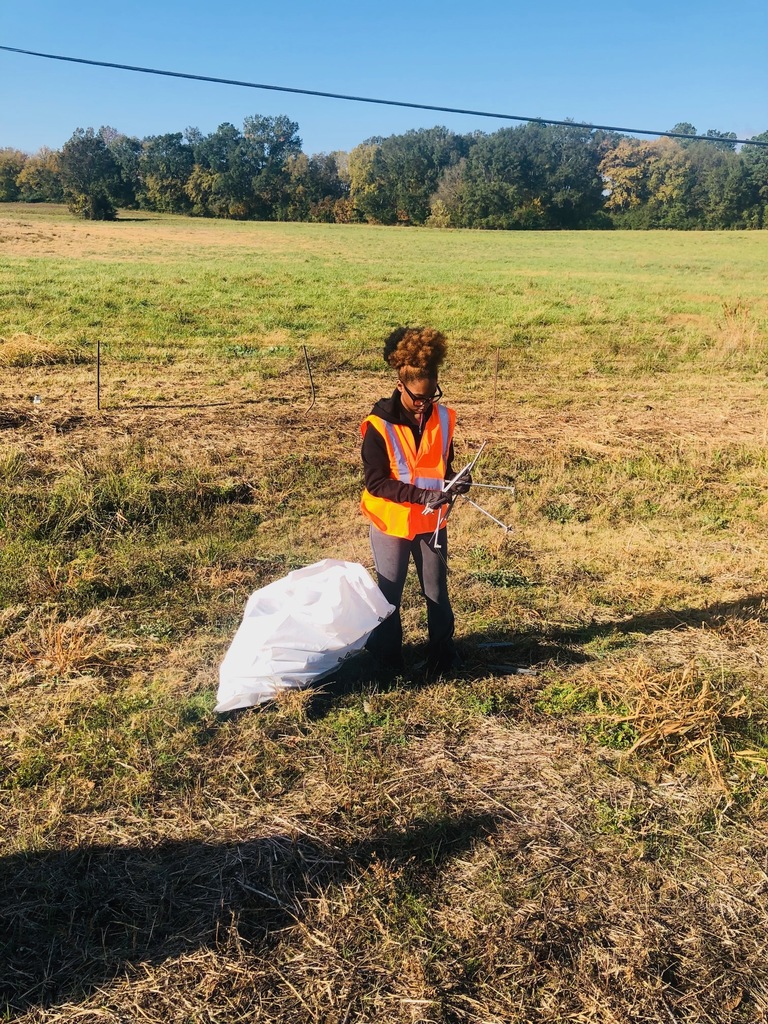 A huge shout-out to all our amazing Spanish Club members and sponsors for their hard work and dedication today. Your commitment to serving our community truly shines!