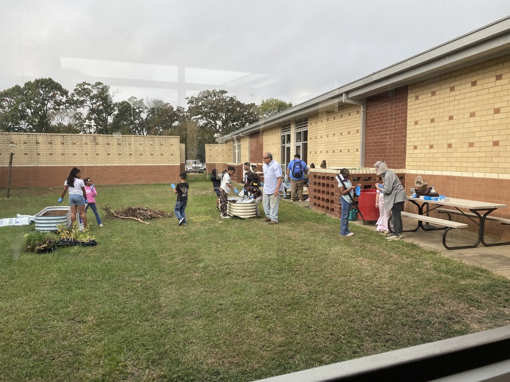 🌱✨ Growing Together at Crockett Elementary! ✨🌱  Today our students rolled up their sleeves and planted the school garden! From turning soil to carefully placing seeds, they learned the joy of teamwork, responsibility, and caring for our environment. 🌍💚  We can’t wait to watch these plants grow — just like our amazing students! 🌸🥕🌻