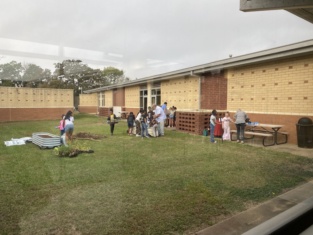 🌱✨ Growing Together at Crockett Elementary! ✨🌱  Today our students rolled up their sleeves and planted the school garden! From turning soil to carefully placing seeds, they learned the joy of teamwork, responsibility, and caring for our environment. 🌍💚  We can’t wait to watch these plants grow — just like our amazing students! 🌸🥕🌻