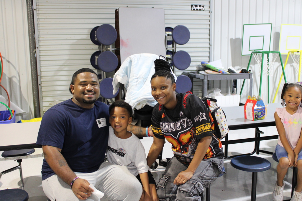 🦃🍂 Crockett Early Childhood Thanksgiving Lunch 🍂🦃  Today our Pre‑K and Kindergarten families joined us for a wonderful Thanksgiving lunch! We had such a great turnout, and it was heartwarming to see our students, families, and staff celebrating together. 💛