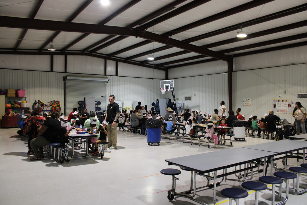 🦃🍂 Crockett Early Childhood Thanksgiving Lunch 🍂🦃  Today our Pre‑K and Kindergarten families joined us for a wonderful Thanksgiving lunch! We had such a great turnout, and it was heartwarming to see our students, families, and staff celebrating together. 💛