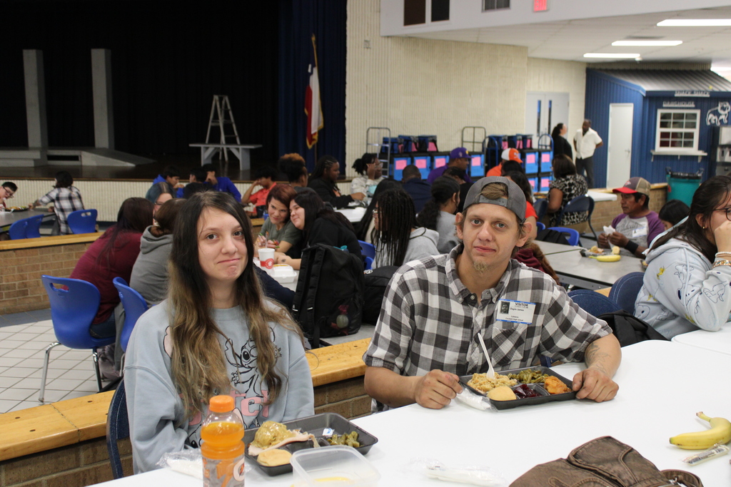 🦃🍽️ Crockett High School Thanksgiving Lunch 🍽️🦃  Crockett High School hosted their Thanksgiving lunch today, and it was a wonderful celebration! Students, staff, and families came together to share a meal and enjoy the holiday spirit. 💛
