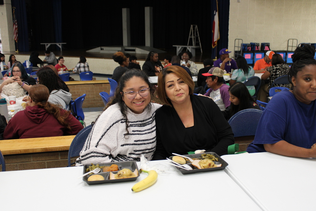🦃🍽️ Crockett High School Thanksgiving Lunch 🍽️🦃  Crockett High School hosted their Thanksgiving lunch today, and it was a wonderful celebration! Students, staff, and families came together to share a meal and enjoy the holiday spirit. 💛