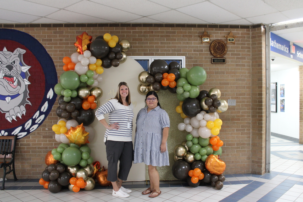 🦃🍽️ Crockett High School Thanksgiving Lunch 🍽️🦃  Crockett High School hosted their Thanksgiving lunch today, and it was a wonderful celebration! Students, staff, and families came together to share a meal and enjoy the holiday spirit. 💛