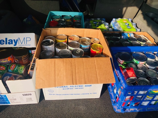 The Spanish Club is embracing the true meaning of Thanksgiving! 🍂 This week, our students donated cans to SHARE to help support families in need. We’re incredibly proud of their hard work and big hearts!