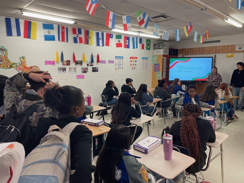 This morning, the Crockett High School Spanish Club held a productive and engaging meeting where students collaborated to plan our upcoming activities. Their ideas, teamwork, and enthusiasm continue to strengthen our organization. ✨📚  A special thank-you to our President and Vice-President for guiding the meeting with professionalism and dedication. Your leadership is greatly appreciated. 👏🏼🌟