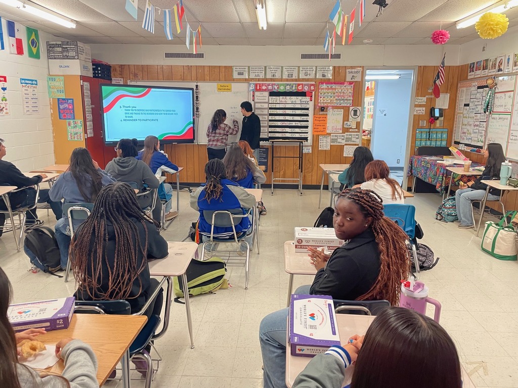 This morning, the Crockett High School Spanish Club held a productive and engaging meeting where students collaborated to plan our upcoming activities. Their ideas, teamwork, and enthusiasm continue to strengthen our organization. ✨📚  A special thank-you to our President and Vice-President for guiding the meeting with professionalism and dedication. Your leadership is greatly appreciated. 👏🏼🌟