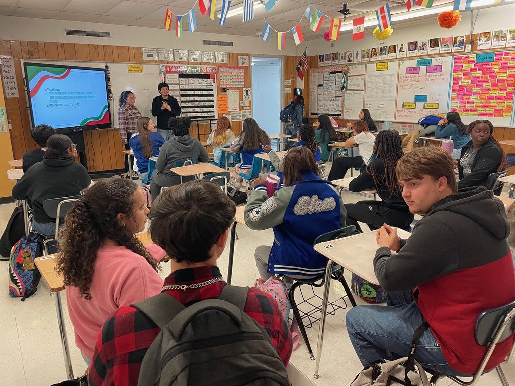 This morning, the Crockett High School Spanish Club held a productive and engaging meeting where students collaborated to plan our upcoming activities. Their ideas, teamwork, and enthusiasm continue to strengthen our organization. ✨📚  A special thank-you to our President and Vice-President for guiding the meeting with professionalism and dedication. Your leadership is greatly appreciated. 👏🏼🌟