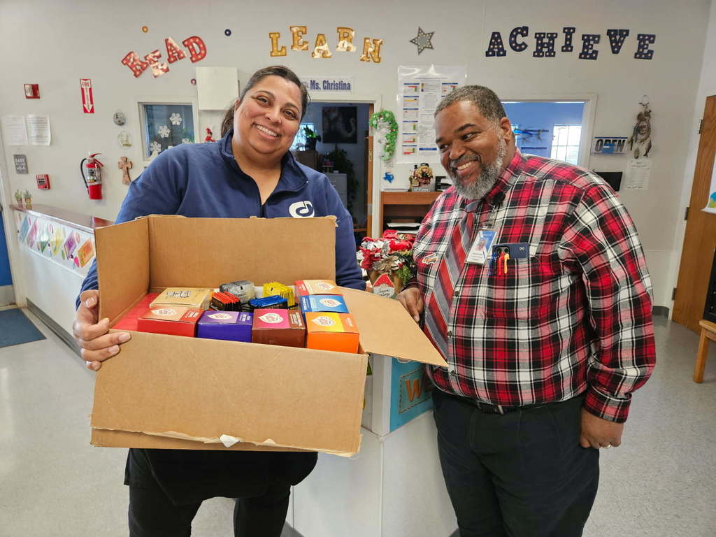 ✨ Crockett Early Childhood Volunteer Spotlight: Mrs. Shelby Baxter ✨  Today we celebrate the incredible Mrs. Shelby Baxter  brightened our morning with delicious goodies and kept us fueled this afternoon with coffee. Her generosity, energy, and dedication make such a difference for our school.💐☕🍩 Thank you for all you do, Ms. Baxter!