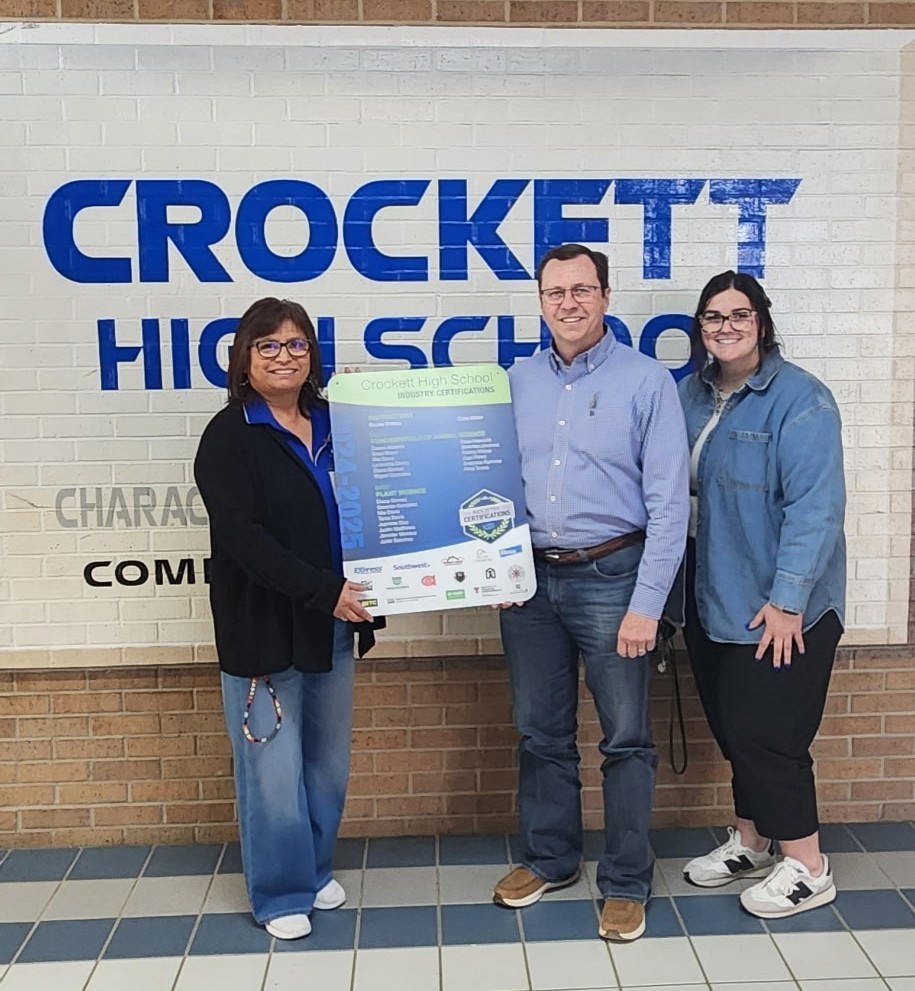 Crockett High School is proud to celebrate our FFA students, who were recognized today by iCEV for their outstanding achievements in Industry Certifications. Their hard work, dedication, and commitment to career readiness continue to shine. Congratulations to all of our award recipients — you make Bulldog Nation proud!