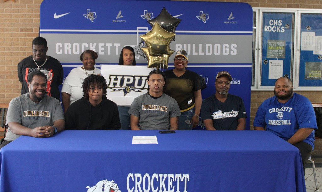 Congratulations to Dekorian Butler!   He officially signed with Howard Payne University today. Crockett ISD is incredibly proud of you and excited to see where your next adventure takes you. Keep shining, Dekorian—your community is cheering you on every step of the way.