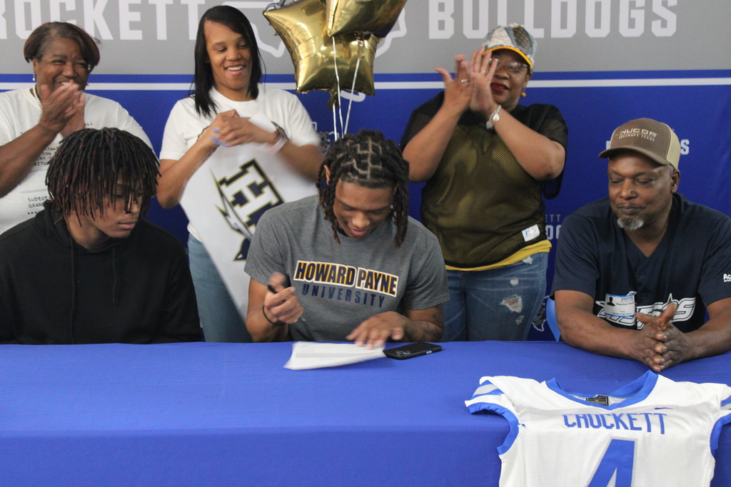 Congratulations to Dekorian Butler!   He officially signed with Howard Payne University today. Crockett ISD is incredibly proud of you and excited to see where your next adventure takes you. Keep shining, Dekorian—your community is cheering you on every step of the way.
