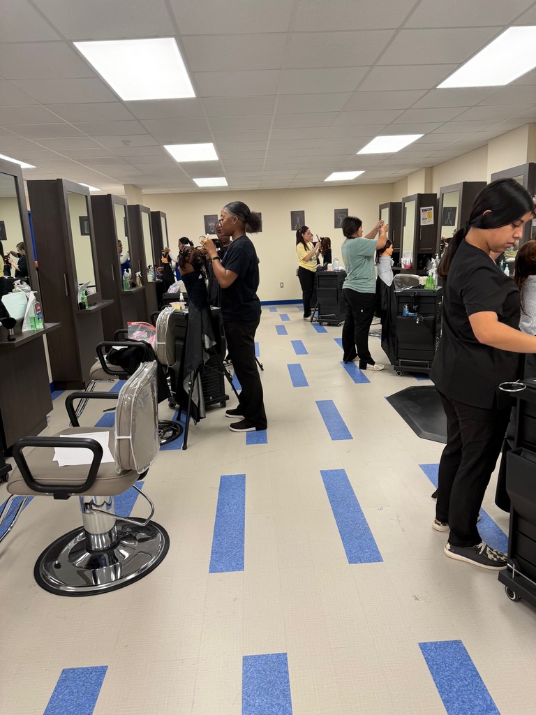 💼✨ Crockett High School Cosmetology 2 students put their skills to the test today!   They participated in a full mock State Board practical exam, demonstrating professionalism, technique, and focus every step of the way. Proud of their progress and dedication!