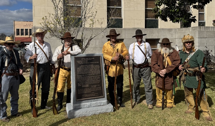 Proud of our Crockett High School NHS volunteers for helping unveiled the new Alamo Letter Monument at the Courthouse today! 🏛️🇨🇱 Great to see our students honoring William B. Travis’s "Victory or Death" legacy.