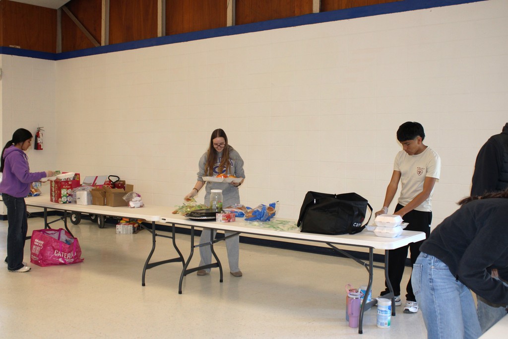 Another successful Hamburger Sale is in the books for our Crockett FFA Buyers Group! We truly appreciate everyone who purchased a meal and helped us reach our goal. Huge shout‑out to Crockett Bottling Works, Texas Burger, Whataburger, and Walmart for their generous donations and continued support of our youth.