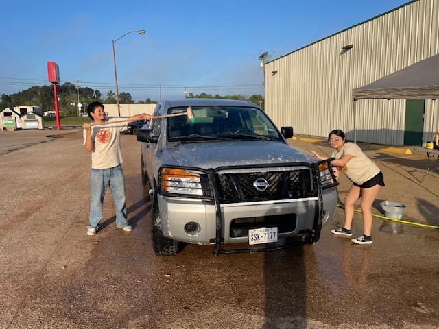 We are incredibly grateful for the amazing support our community showed at our Spanish Club car wash fundraiser this past Saturday! 🙌 Thank you for believing in our program and for investing in our students’ growth and experiences. We couldn’t have done it without you! ❤️  ¡Muchísimas gracias a todos por su apoyo!