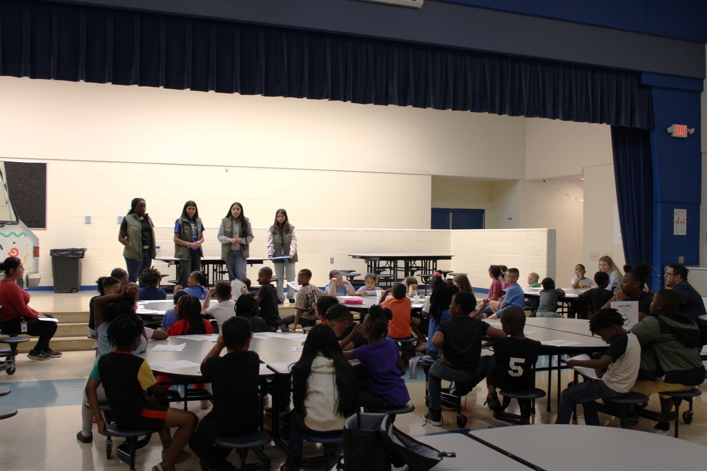 🌟 Crockett FFA Ambassadors visited Crockett Elementary 2nd graders to share all about County Fairs and 4‑H. Inspiring the next generation of ag leaders! 🌾💙