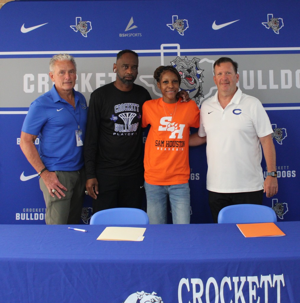 🎉 Way to go, Emory!   We are so proud of you for signing with Sam Houston State University. We know you’ll do amazing things in both track and academics. Keep shining! 🐾💙