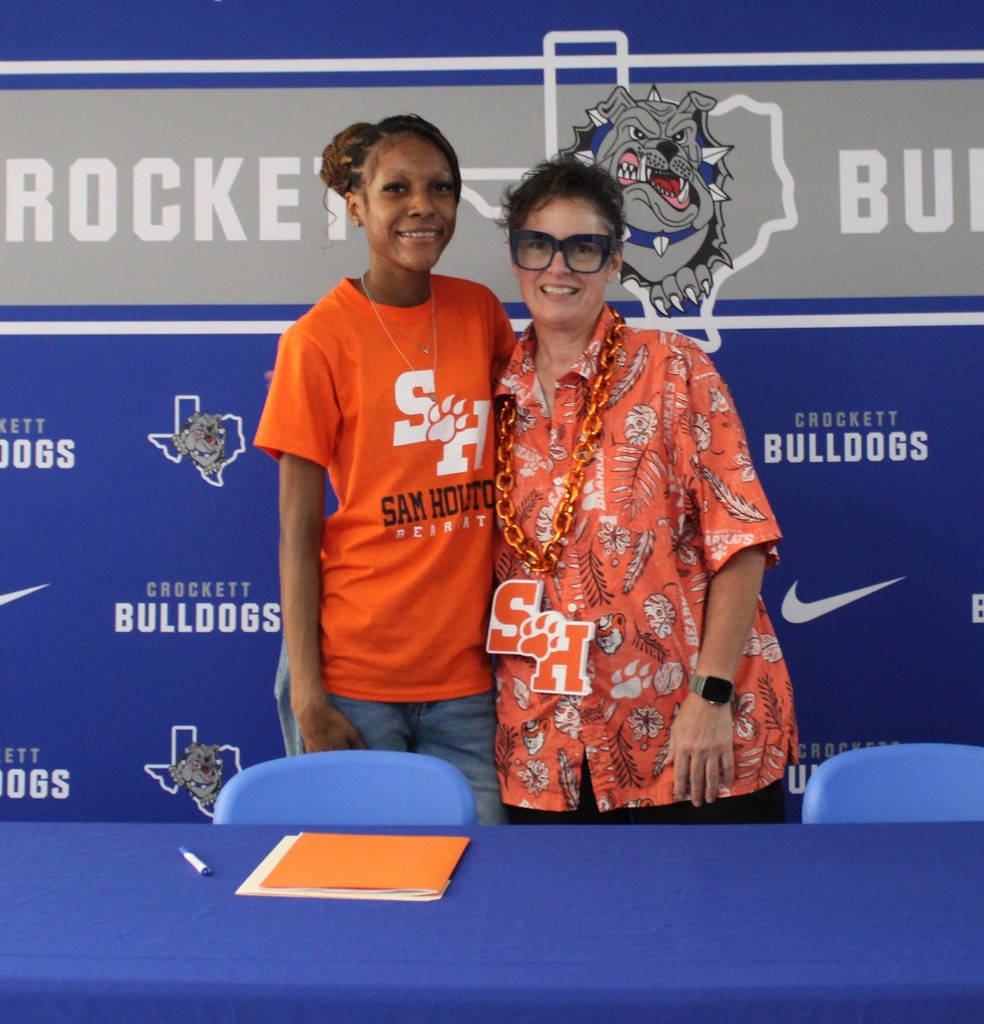 🎉 Way to go, Emory!   We are so proud of you for signing with Sam Houston State University. We know you’ll do amazing things in both track and academics. Keep shining! 🐾💙