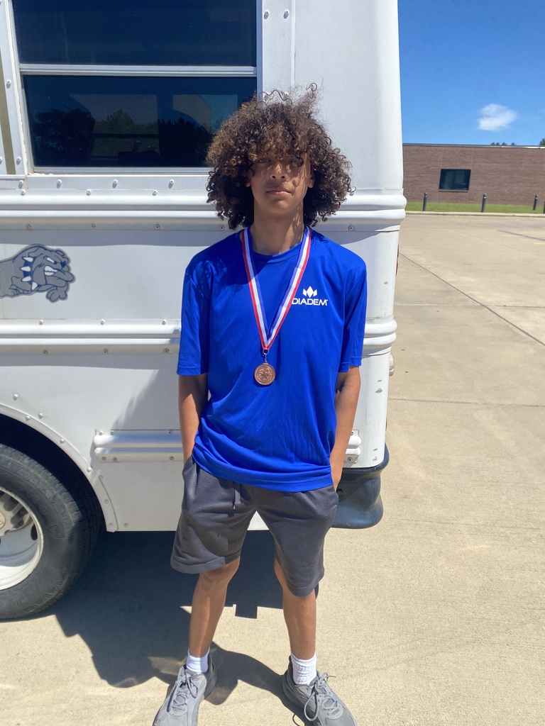 Huge shoutout to Andrew Morris for finishing 4th in varsity singles at today’s Tennis District Meet! Way to represent