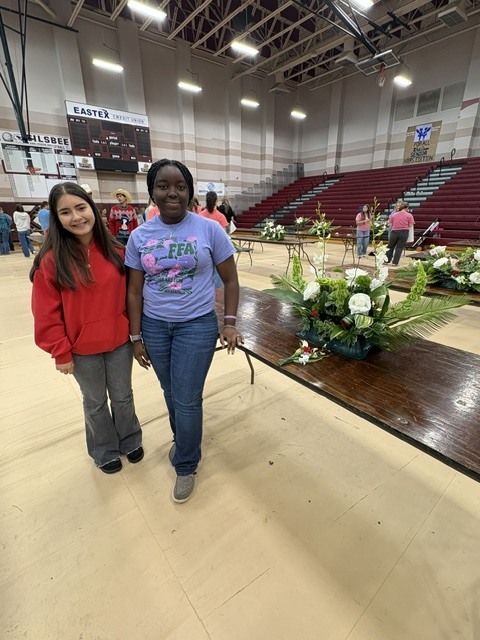 This week, practicum floral design students participated in floral build-offs, where they demonstrated their skills in creativity, design techniques, and teamwork.  Jayah Cobbs and Kasey Braun placed 9th High Group overall.  Other participating groups included: Mia Davis and Diana Gomez Mancilla, Norma Salazar, Yadira Juan, Alex Kane, and Aaron Bahena Villanueva  All students represented the program and Crockett FFA well.