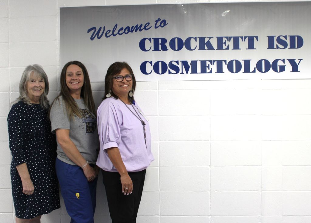 Big news for CHS Cosmetology! 🎉 They received a $500 Title I Texas Classroom Grant and will use it to buy makeup kits for hands‑on skill building. Thank you to the Daughters of the American Revolution (DAR) for making this possible!