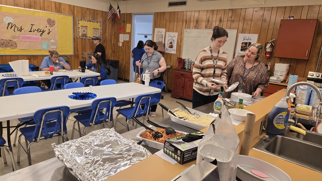 Crockett High School Student Council treated our amazing teachers to lunch from Joe’s Italian & Pizza in celebration of Teacher Appreciation Week. We’re grateful for everything you do!