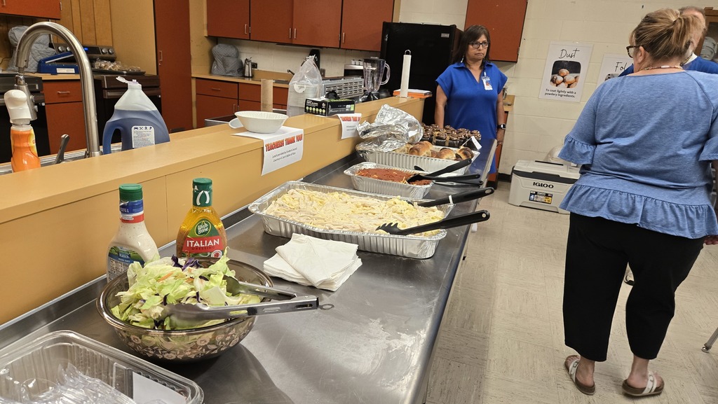 Crockett High School Student Council treated our amazing teachers to lunch from Joe’s Italian & Pizza in celebration of Teacher Appreciation Week. We’re grateful for everything you do!