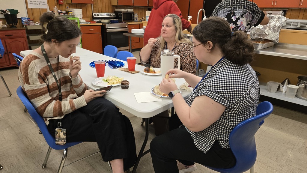 Crockett High School Student Council treated our amazing teachers to lunch from Joe’s Italian & Pizza in celebration of Teacher Appreciation Week. We’re grateful for everything you do!