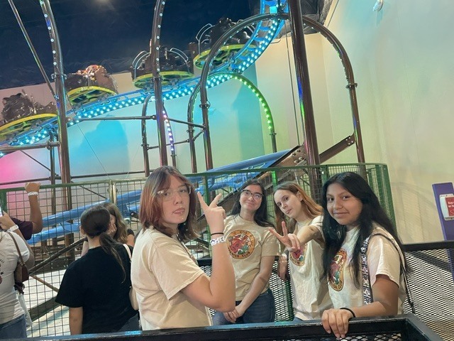 What a wonderful day our Spanish Club had at Austin Park! 🎉🇪🇸 Our students had the opportunity to spend time together, make memories, laugh, and celebrate all the hard work and dedication they have shown throughout the school year. Thank you to everyone who helped make this field trip a success. ¡Fue un día increíble! ❤️💛 #SpanishClub #FieldTripFun #AustinPark #MakingMemories