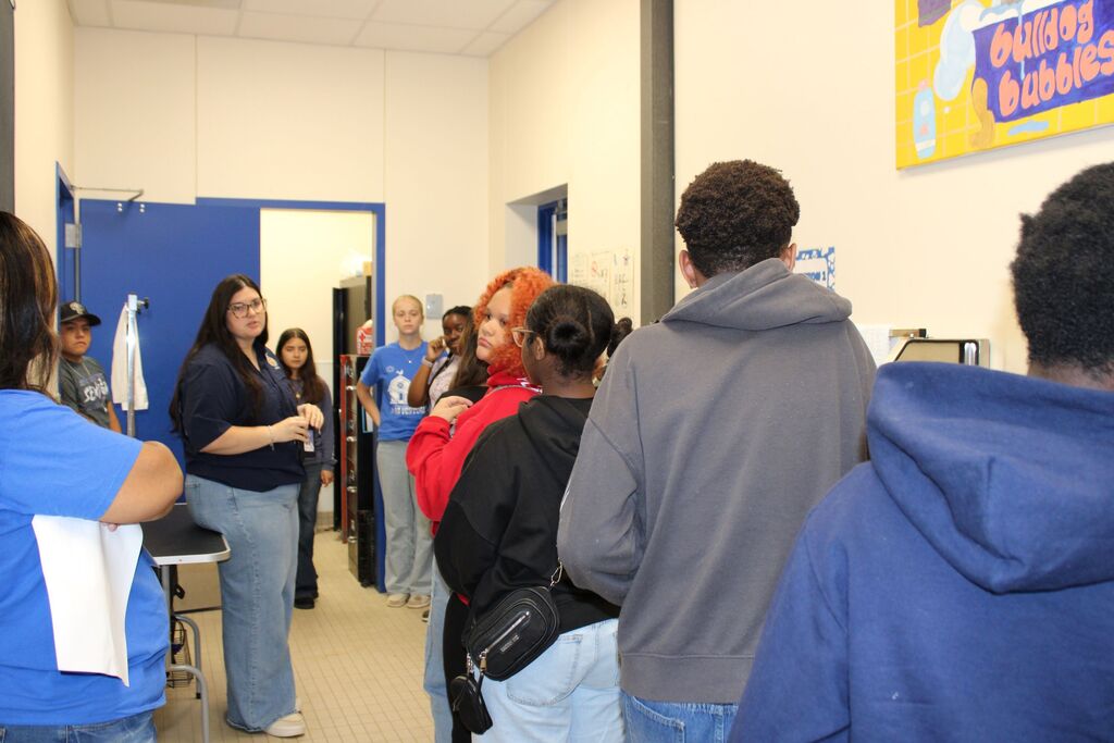 Today our Crockett 8th Graders got a firsthand look at the Career & Technical Education programs available at Crockett High School. Experiences like these help students discover their interests and begin shaping their future paths, and we’re proud to support their growth every step of the way. 💙🐾  CHS CTE Programs Include:  Cosmetology  Welding  Forklifting  Floral Design  Dog Grooming  Business & Finance  Graphic Design