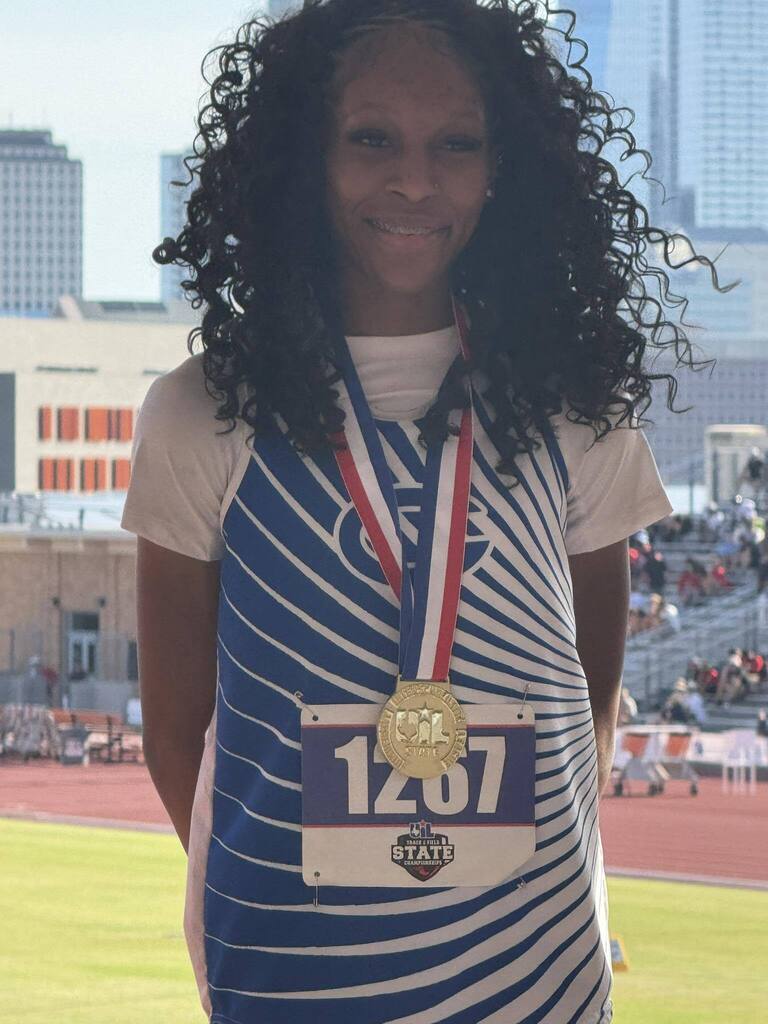 Congratulations to State Champion Emory Sims! She sprinted an incredible 11.64 in the 100M to capture the 3A gold medal. We’re so proud of you, Emory!