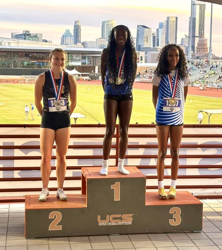 Huge congratulations to Emory Sims on taking home her second state medal! She just captured the bronze in the 200M! 🥇🔥Incredible job, Emory! We are so proud of you! 🎉👏