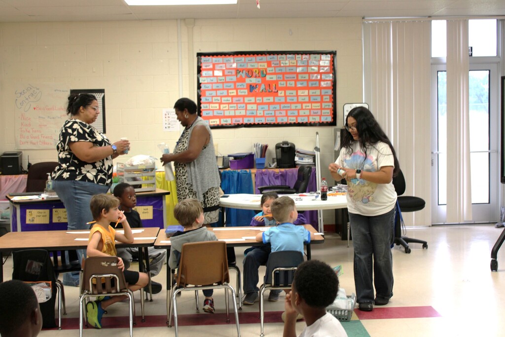 Crockett Early Childhood kindergarteners stopped by Crockett Elementary to meet the 1st grade team and explore the spaces where they’ll learn, play, and grow next year.