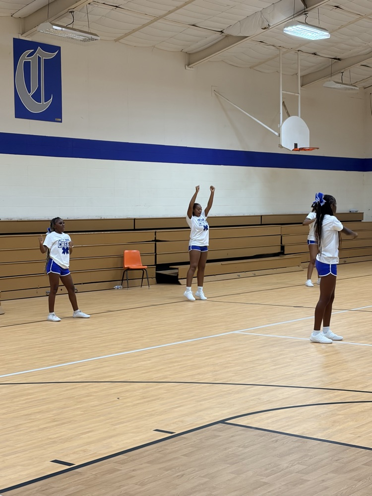 Our Crockett Bulldog Cheerleaders are officially gearing up for the 2026-2027 school year! They are ready to bring the energy, spirit, and big crowd noise to the sidelines. 📣✨